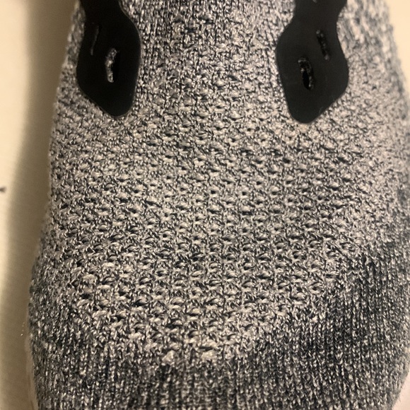 Nike Epic React Flyknit 2 Women’s Running Shoe - Picture 8 of 9